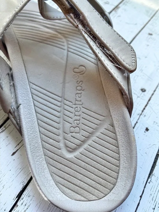 Baretraps Comfort Sandals Beige Strappy Cushioned Footbed Lightweight Slip-On - Picture 5 of 10